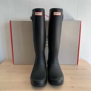Hunter Rain Boots- Black, 8 + Knit Cuff Boot Liners